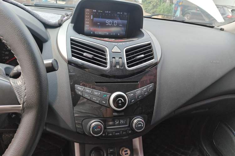 Used Haima S5 2015 1.6L Manual Smart Luxury Model Audio And AC Panel