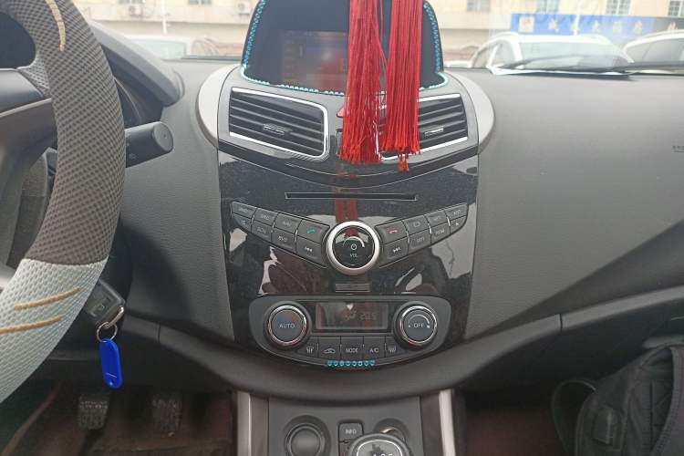 Used Haima S5 2015 1.5T Manual Smart Luxury Sport Edition Audio And AC Panel