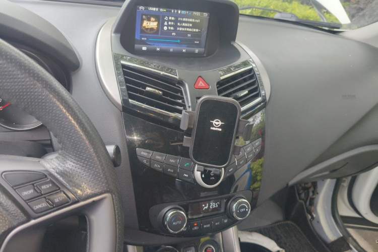 Used Haima S5 2015 1.5T CVT Flagship Model Audio And AC Panel