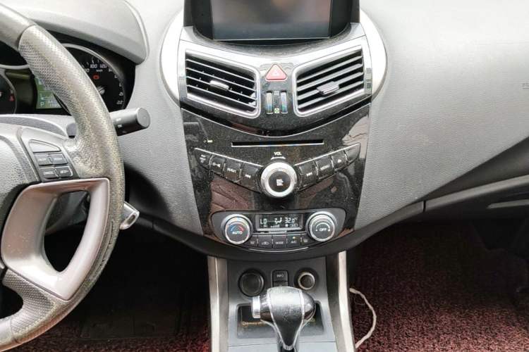 Used Haima S5 2015 1.5T CVT Luxury Model Audio And AC Panel