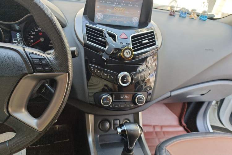 Used Haima S5 2015 1.5T CVT Luxury Model Audio And AC Panel