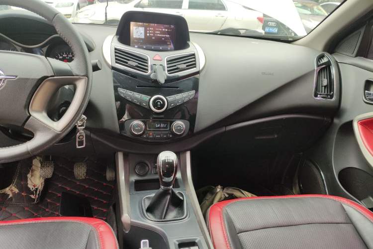 Used Haima S5 2015 1.5T Manual Smart Luxury Sport Edition Audio And AC Panel