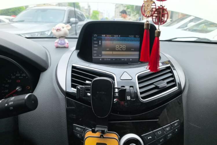 Used Haima S5 2015 1.5T CVT Luxury Sport Edition Audio And AC Panel