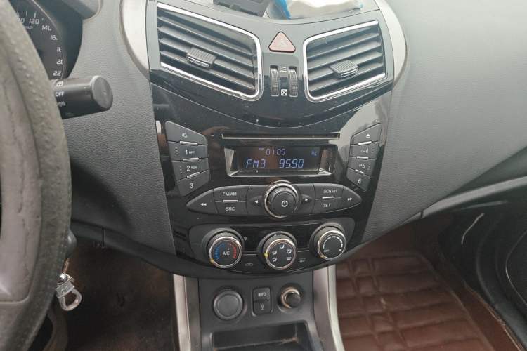 Used Haima S5 2015 1.6L Manual Comfort Model Audio And AC Panel