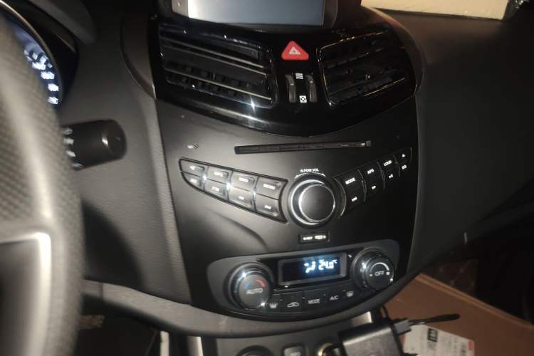 Used Haima S5 2015 1.5T CVT Luxury Model Audio And AC Panel