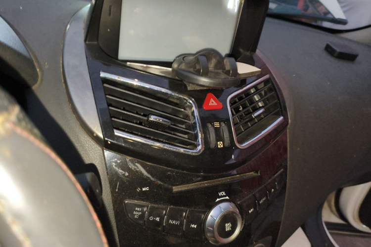 Used Haima S5 2015 1.5T CVT Luxury Model Audio And AC Panel