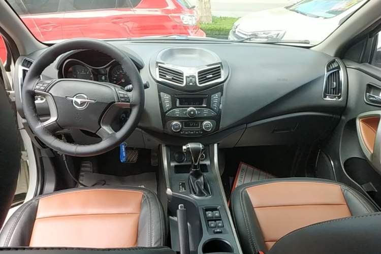 Used Haima S5 2015 1.5T CVT Luxury Model Center Console