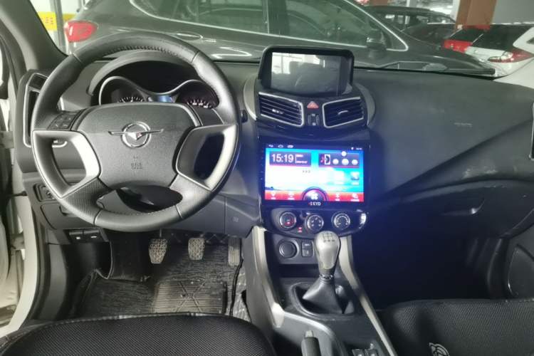 Used Haima S5 2015 1.6L Manual Luxury Model with Sunroof Center Console