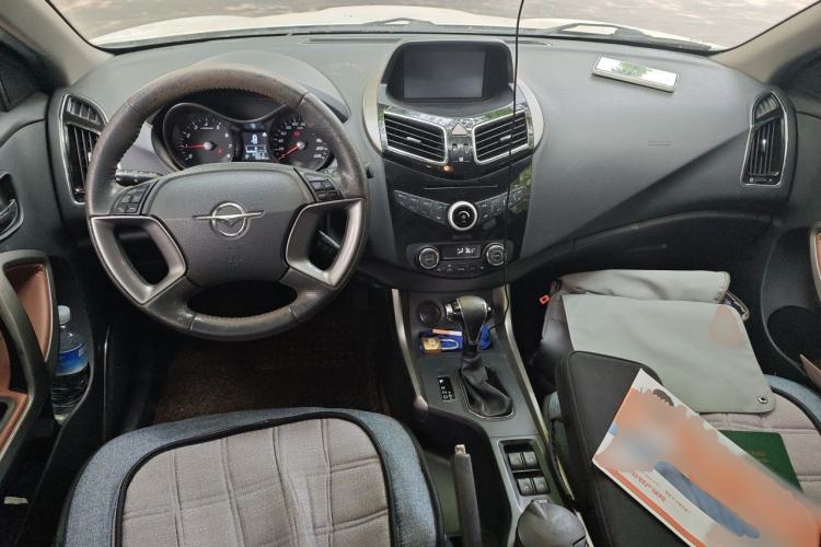 Used Haima S5 2015 1.5T CVT Luxury Sport Edition Center Console