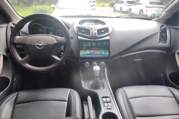 Used Haima S5 2015 1.6L Manual Comfort Model Center Console