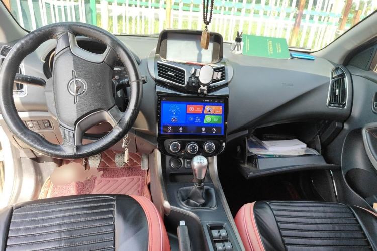 Used Haima S5 2015 1.6L Manual Luxury Model with Sunroof Center Console