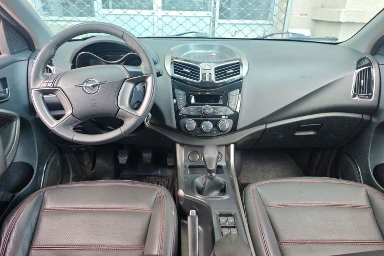 Used Haima S5 2015 1.6L Manual Luxury Model with Sunroof Center Console