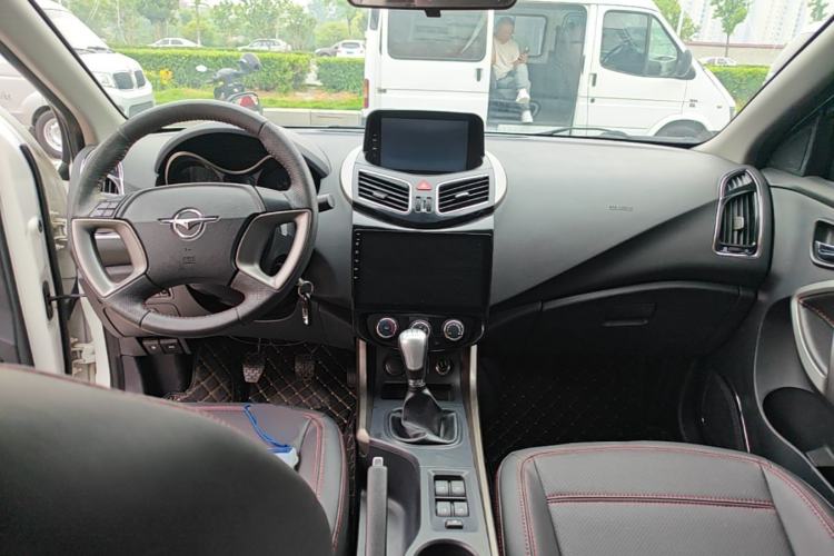 Used Haima S5 2015 1.6L Manual Luxury Model with Sunroof Center Console