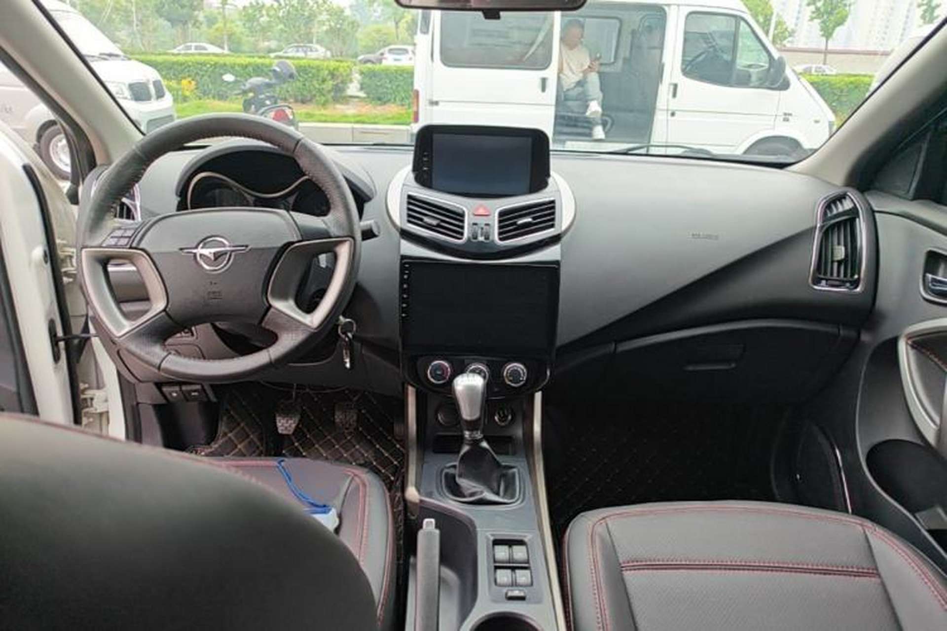 Used Haima S5 2015 1.6L Manual Luxury Model with Sunroof Center Console