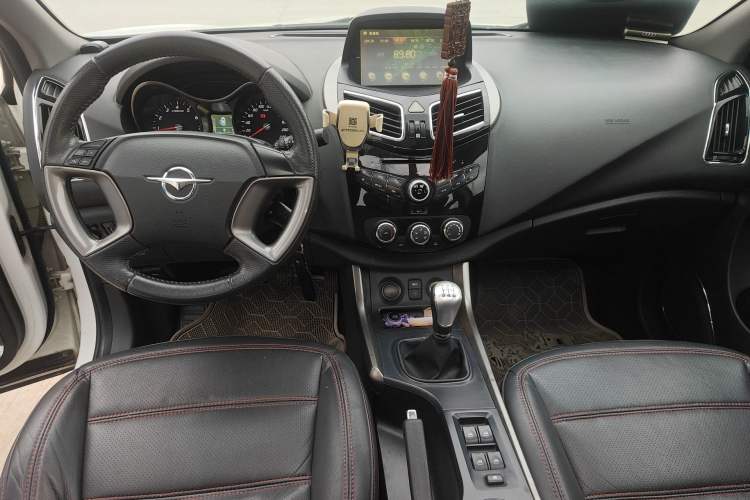 Used Haima S5 2015 1.6L Manual Luxury Model with Sunroof Center Console