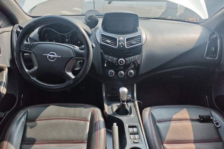 Used Haima S5 2015 1.6L Manual Luxury Model with Sunroof Center Console