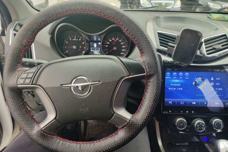 Used Haima S5 2015 1.6L Manual Luxury Model with Sunroof Center Console