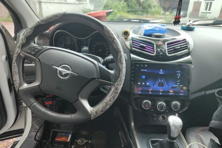 Used Haima S5 2015 1.6L Manual Luxury Model with Sunroof Center Console