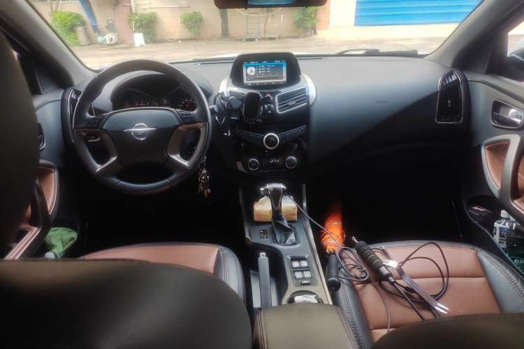 Used Haima S5 2015 1.5T CVT Luxury Sport Edition Center Console
