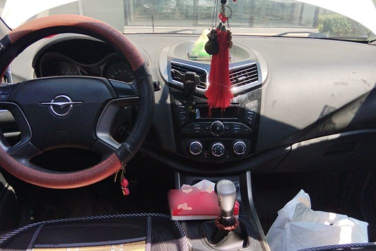 Used Haima S5 2015 1.6L Manual Luxury Model with Sunroof Center Console