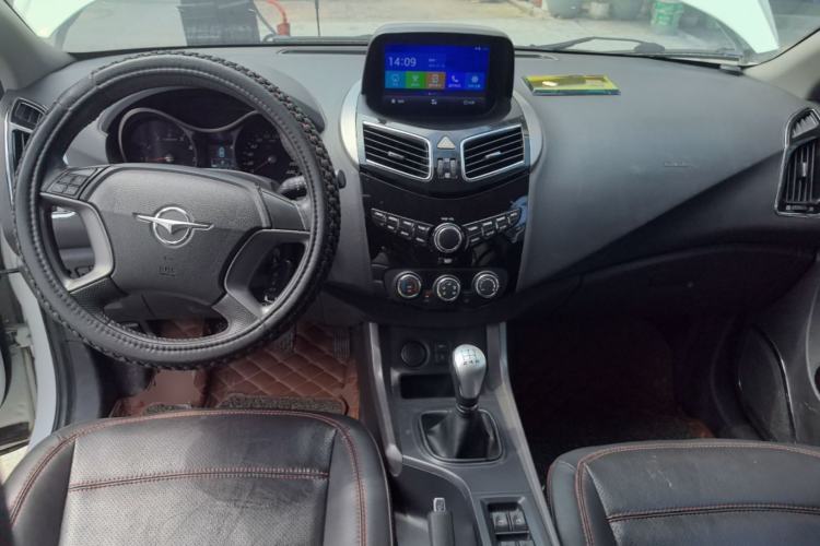 Used Haima S5 2015 1.6L Manual Luxury Model with Sunroof Center Console
