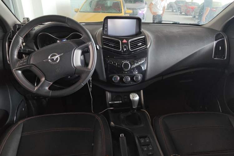 Used Haima S5 2015 1.6L Manual Luxury Model with Sunroof Center Console