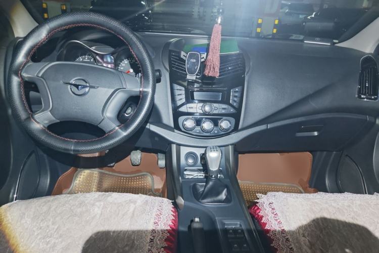 Used Haima S5 2015 1.6L Manual Comfort Model Center Console