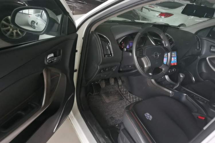 Used Haima S5 2015 1.6L Manual Luxury Model with Sunroof Driver Seat
