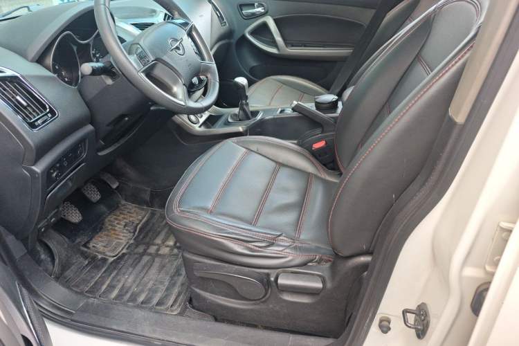 Used Haima S5 2015 1.6L Manual Luxury Model with Sunroof Driver Seat