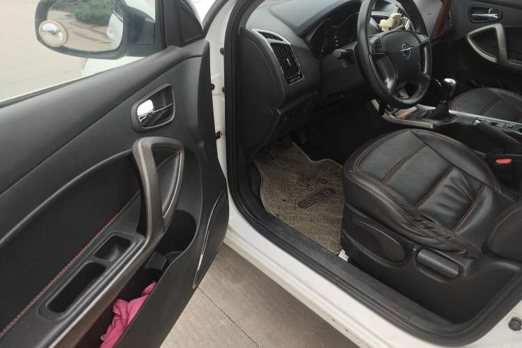 Used Haima S5 2015 1.6L Manual Luxury Model with Sunroof Driver Seat