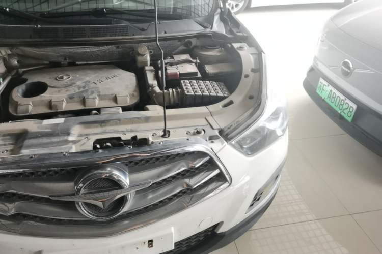 Used Haima S5 2015 1.6L Manual Luxury Model with Sunroof Engine Bay Left
