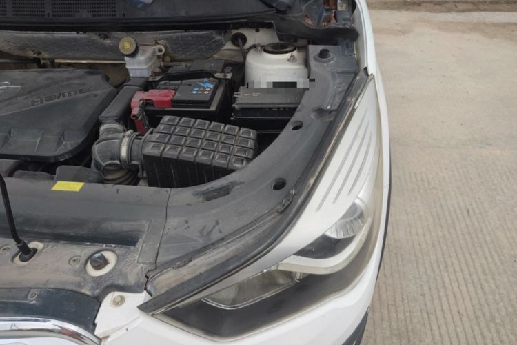 Used Haima S5 2015 1.6L Manual Luxury Model with Sunroof Engine Bay Left