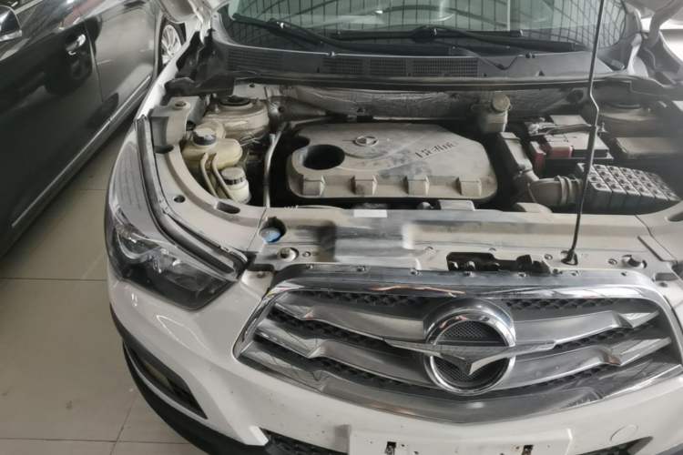 Used Haima S5 2015 1.6L Manual Luxury Model with Sunroof Engine Bay Right