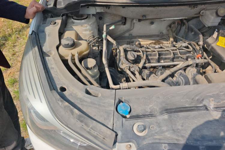 Used Haima S5 2015 1.6L Manual Luxury Model with Sunroof Engine Bay Right
