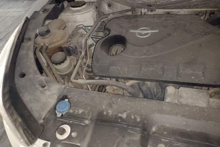 Used Haima S5 2015 1.6L Manual Luxury Model with Sunroof Engine Bay Right