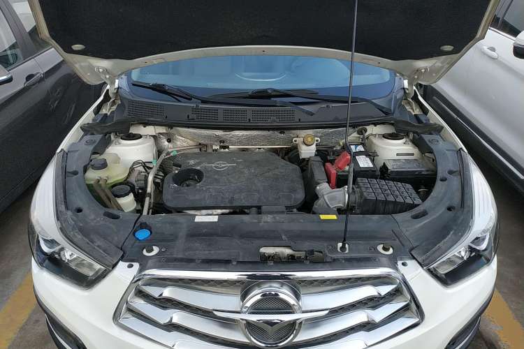 Used Haima S5 2015 1.6L Manual Luxury Model with Sunroof Engine Bay
