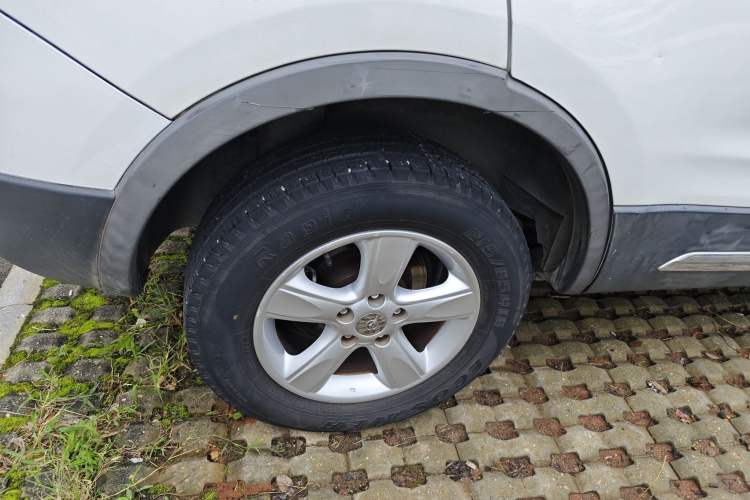 Used Haima S5 2015 1.6L Manual Comfort Model Exterior 2
