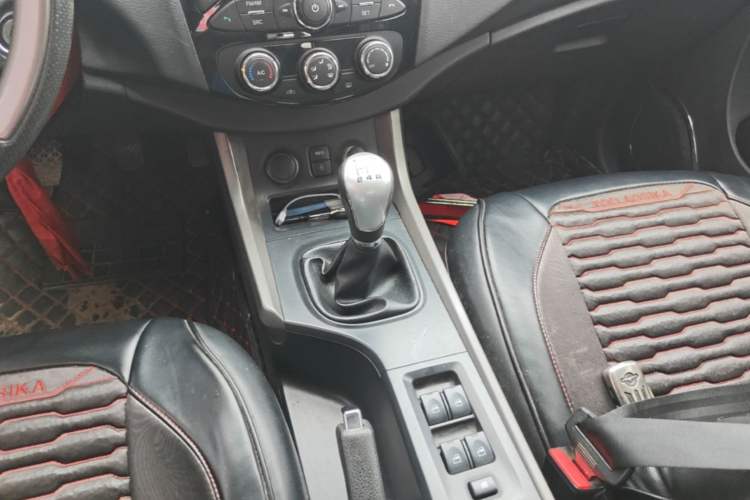 Used Haima S5 2015 1.6L Manual Luxury Model with Sunroof Gear Lever