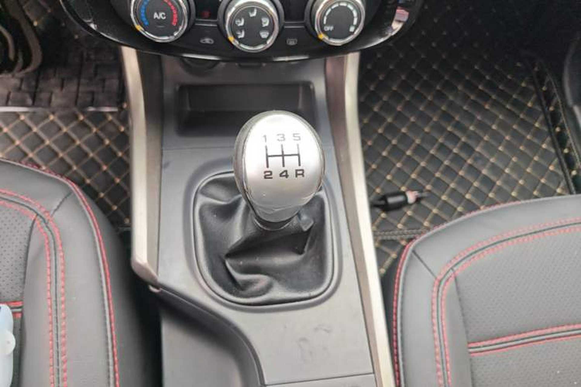 Used Haima S5 2015 1.6L Manual Luxury Model with Sunroof Gear Lever