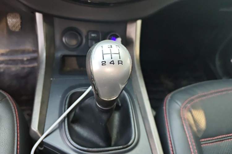 Used Haima S5 2015 1.6L Manual Luxury Model with Sunroof Gear Lever