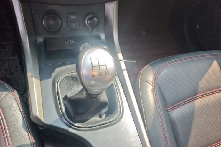Used Haima S5 2015 1.6L Manual Luxury Model with Sunroof Gear Lever