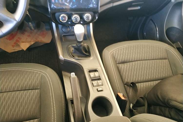 Used Haima S5 2015 1.6L Manual Comfort Model Gear Lever