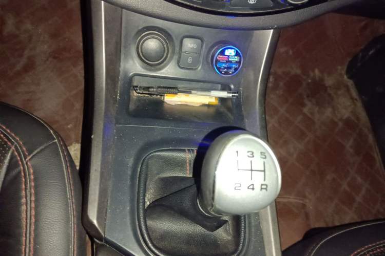 Used Haima S5 2015 1.6L Manual Luxury Model with Sunroof Gear Lever