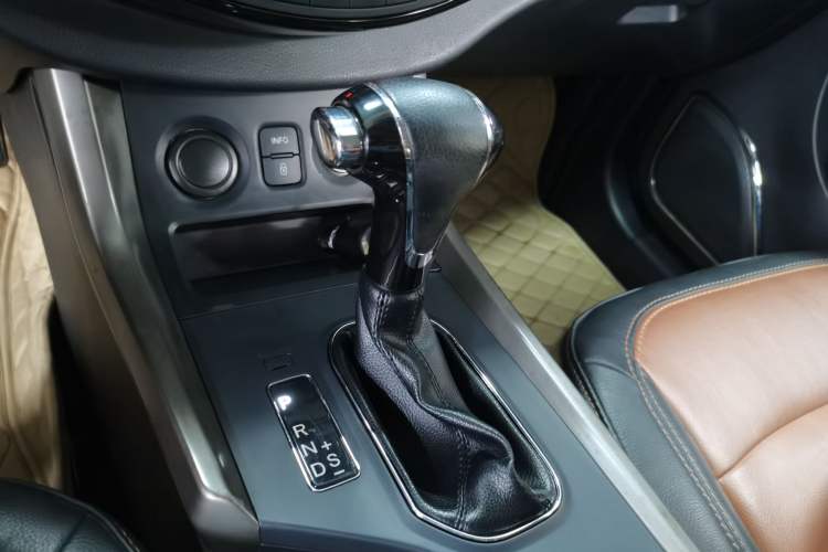 Used Haima S5 2015 1.5T CVT Luxury Model Gear Lever