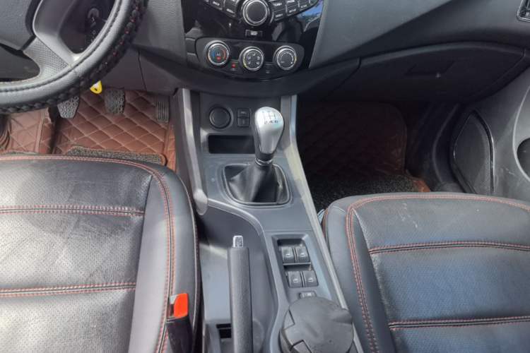 Used Haima S5 2015 1.6L Manual Luxury Model with Sunroof Gear Lever