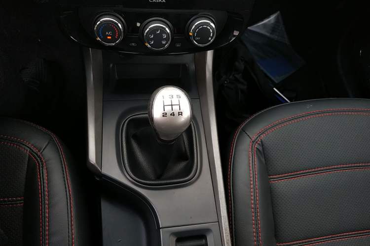Used Haima S5 2015 1.6L Manual Luxury Model with Sunroof Gear Lever