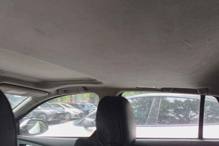 Used Haima S5 2015 1.6L Manual Luxury Model with Sunroof Headliner