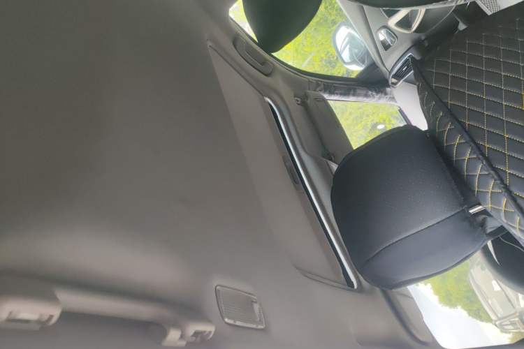 Used Haima S5 2015 1.6L Manual Luxury Model with Sunroof Headliner