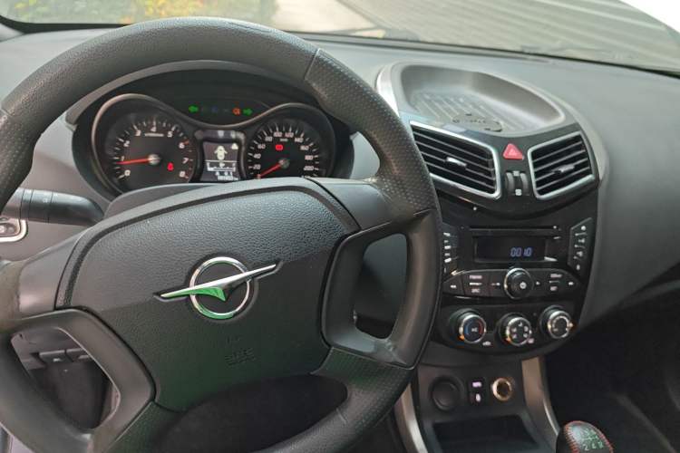 Used Haima S5 2015 1.6L Manual Comfort Model Interior 2