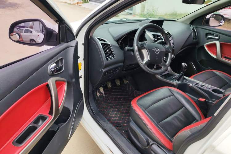 Used Haima S5 2015 1.5T Manual Smart Luxury Sport Edition Interior 2